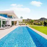 Luxury With Heated Pool & Jacuzzi Near Golf ヴィラ