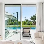 ヴィラ Luxury With Heated Pool & Jacuzzi Near Golf *
